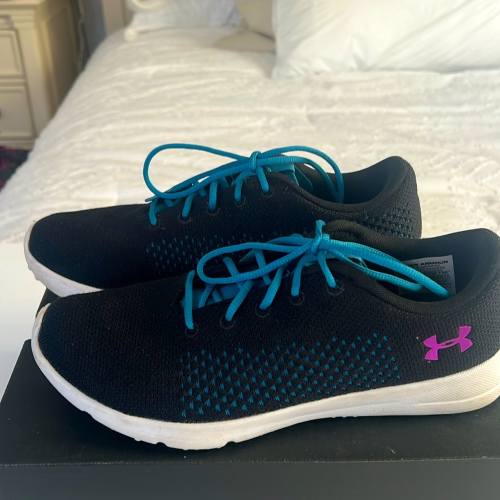 Women’s Under Armour UA W Micro G Speed Swift 2. Size 7. Excellent condition!